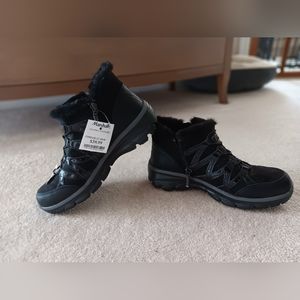 NWT Skechers Memory Foam Sneakers/Booties, Size 7.5, Black